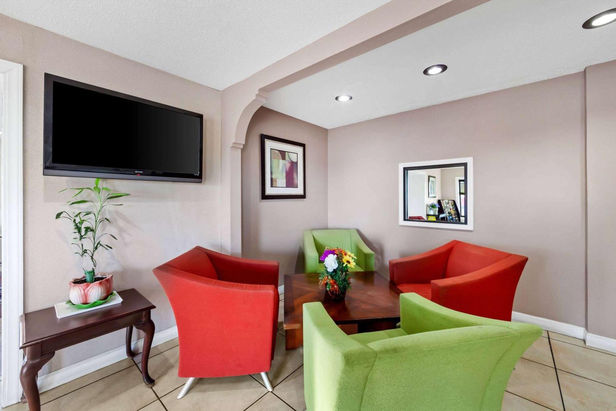 Days Inn By Wyndham Brownsville Екстериор снимка